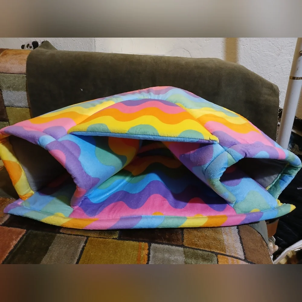 Colorful Wave Pattern Pet Tunnel